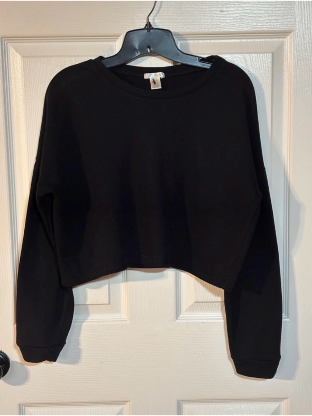 Bozzolo Black Cropped Crew Sweatshirt